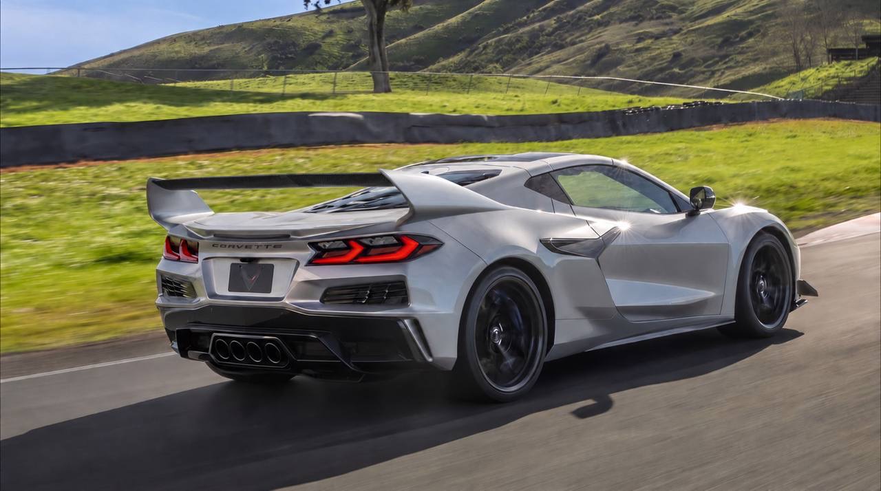 C8 Corvette full carbon aero program